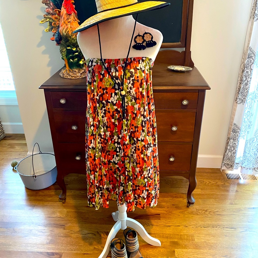 Strapless Mini-dress with 70’s vibe
